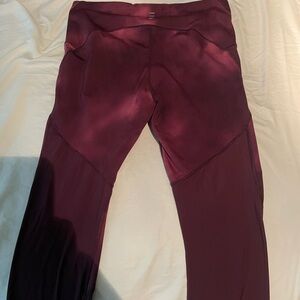 UnderArmour | Women's Burgundy Capris